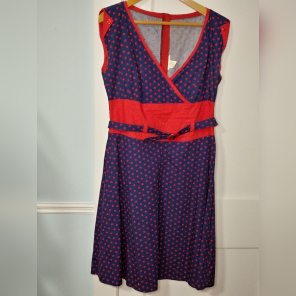 Vintage Inspired Navy and Red Stars Dress - Picture 4 of 4
